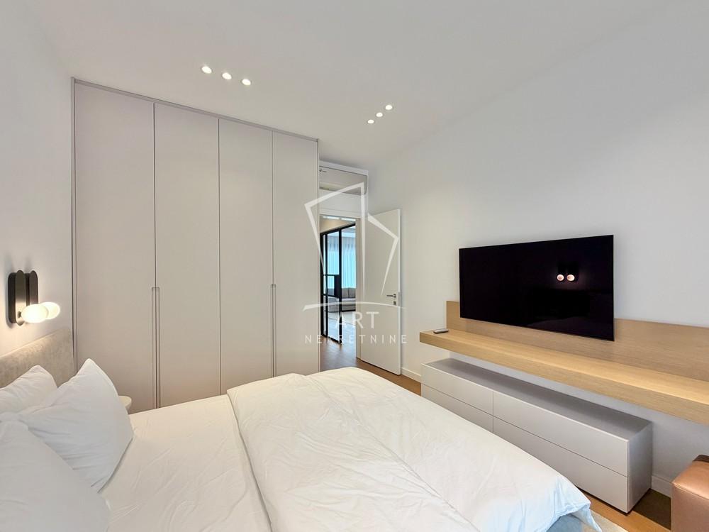 Slika 9 - Bulevar oslobođenja, Četvorosoban stan za izdavanje, 202m2, 4.200€