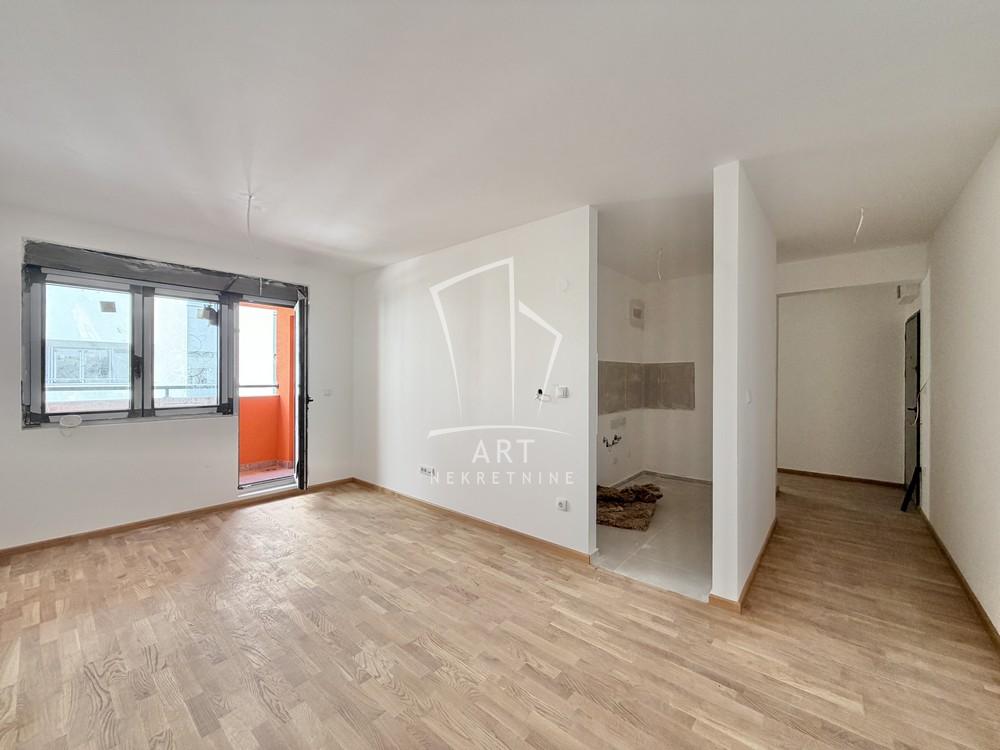 Slika 2 - Nine Kirsanove, Četvorosoban stan na prodaju, 56m2, 126.600€