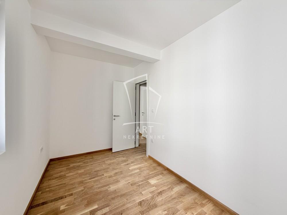 Slika 8 - Nine Kirsanove, Četvorosoban stan na prodaju, 56m2, 126.600€