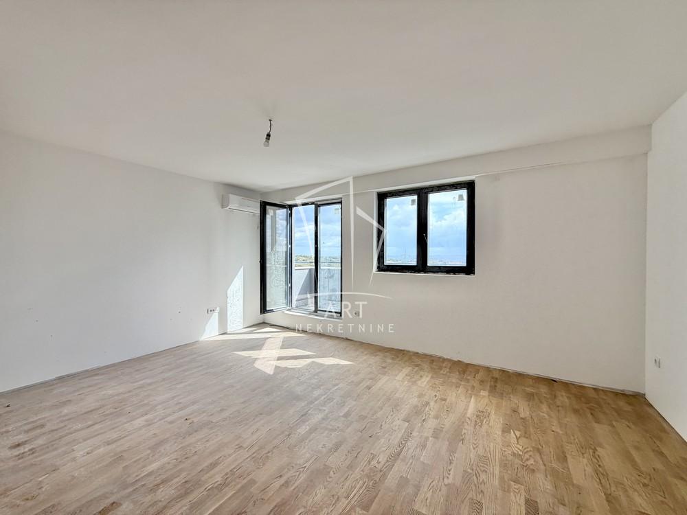 Slika 1 - Nine Kirsanove, Četvorosoban stan na prodaju, 113m2, 253.700€