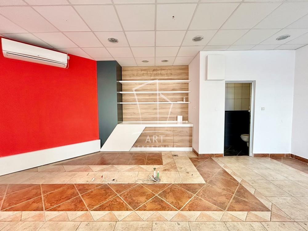 Slika 1 - Bulevar Mihajla Pupina,  Lokal za izdavanje, 31m2, 500€
