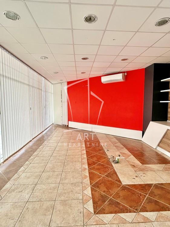 Glavna slika -Bulevar Mihajla Pupina,  Lokal za izdavanje, 31m2, 500€