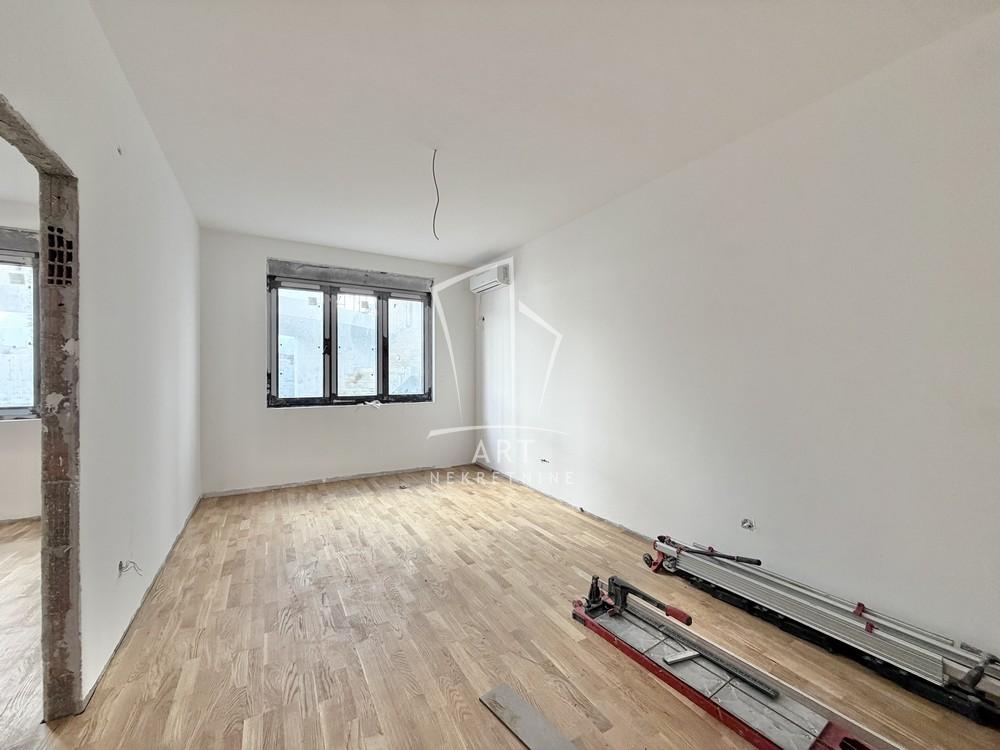 Slika 2 - Nine Kirsanove,  Lokal na prodaju, 61m2, 137.250€