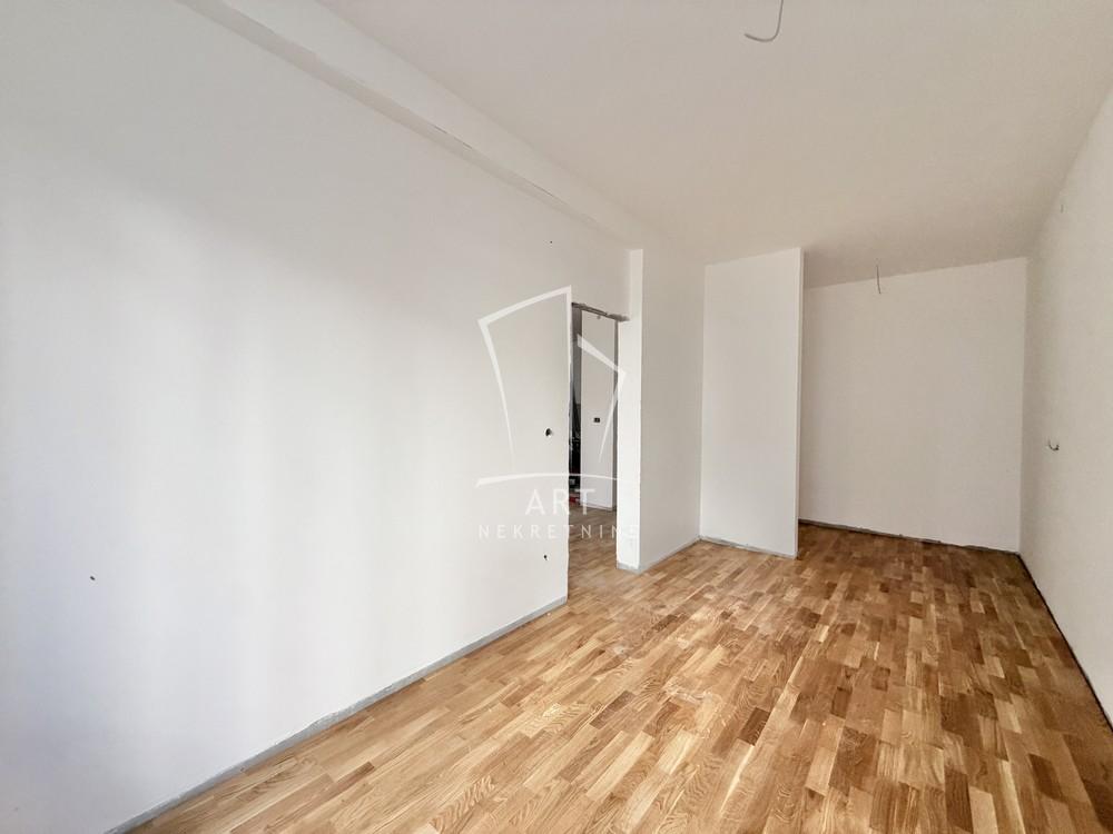 Slika 7 - Nine Kirsanove,  Lokal na prodaju, 61m2, 137.250€