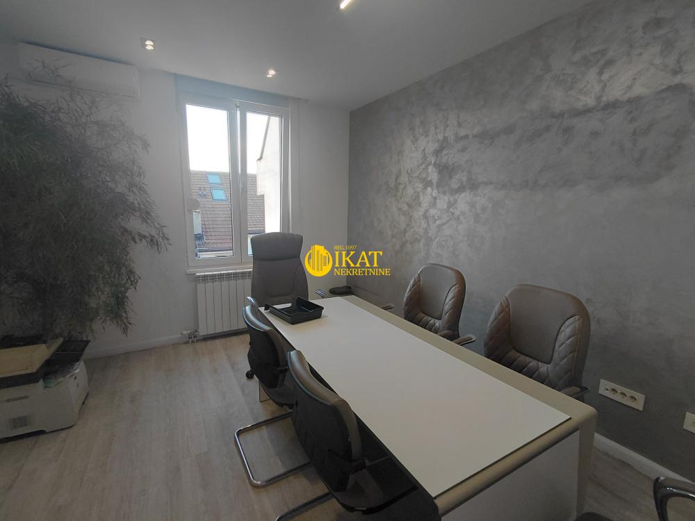 Slika 2 - Pećska, Petosoban stan na prodaju, 118m2, 349.000€