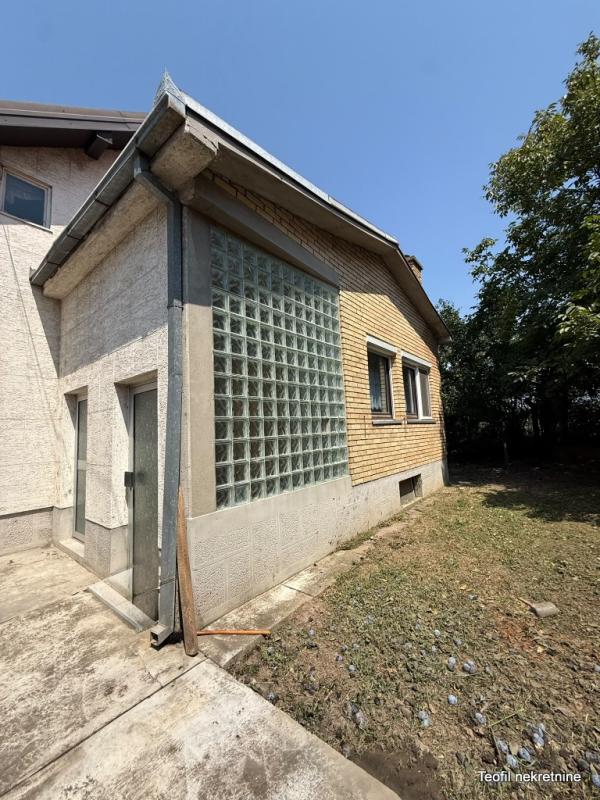 Slika 2 - Karađorđeva,  Kuća na prodaju, 200m2, 187.000€