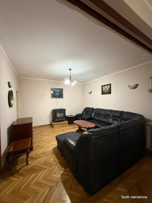 Slika 4 - Karađorđeva,  Kuća na prodaju, 200m2, 187.000€