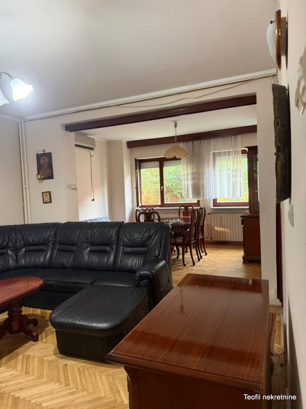 Slika 5 - Karađorđeva,  Kuća na prodaju, 200m2, 187.000€