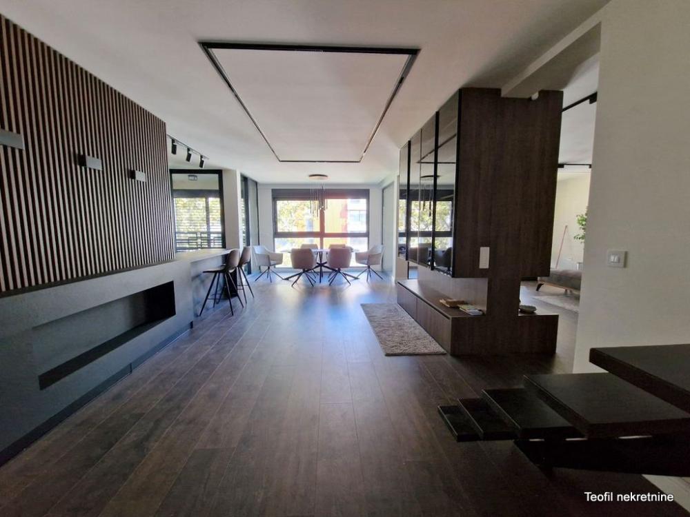 Slika 1 - Niška, Petosoban stan na prodaju, 198m2, 870.000€