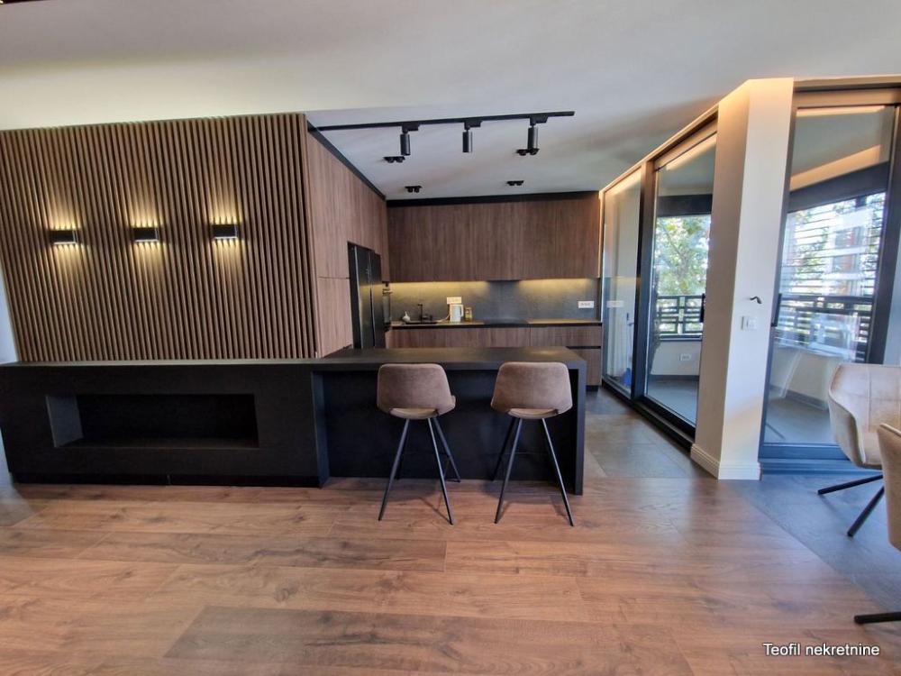 Slika 2 - Niška, Petosoban stan na prodaju, 198m2, 870.000€