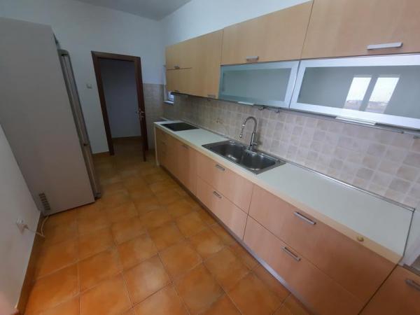 Slika 1 - Nebojšina, Petosoban stan za izdavanje, 172m2, 2.000€
