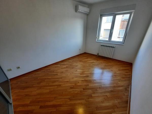 Slika 5 - Nebojšina, Petosoban stan za izdavanje, 172m2, 2.000€