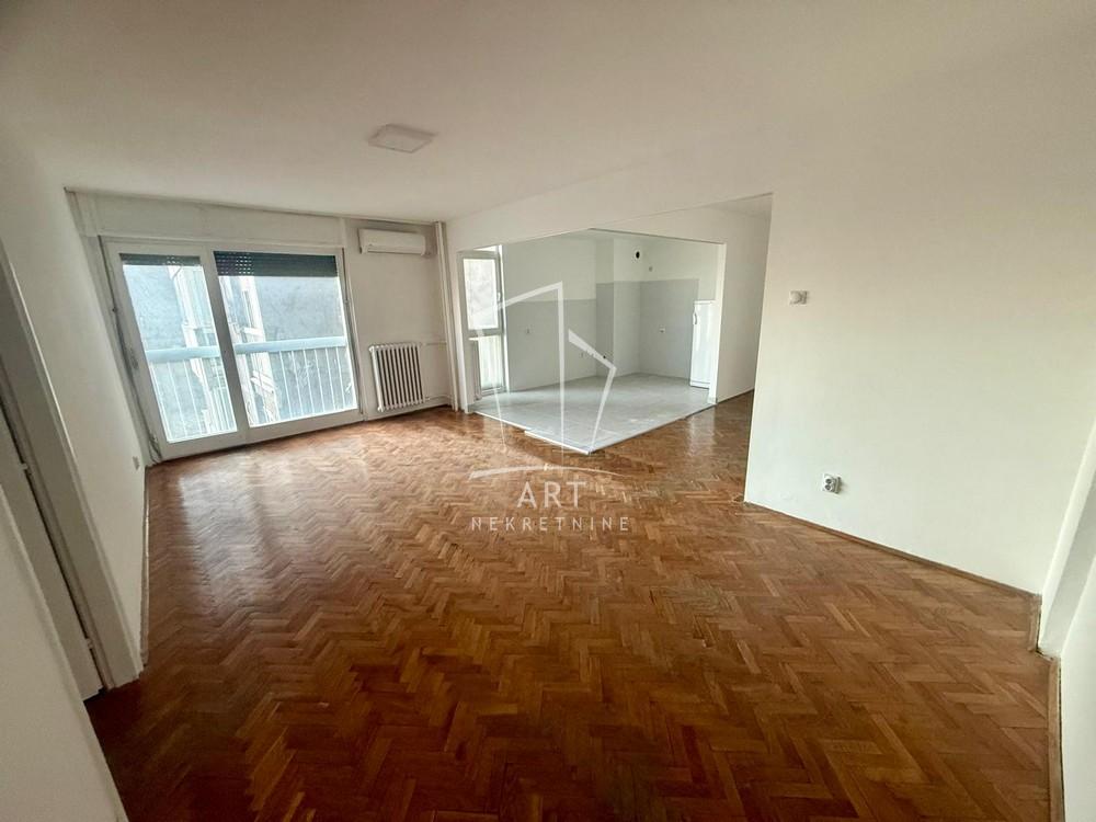 Slika 1 - Bulevar despota Stefana, Trosoban stan za izdavanje, 88m2, 800€
