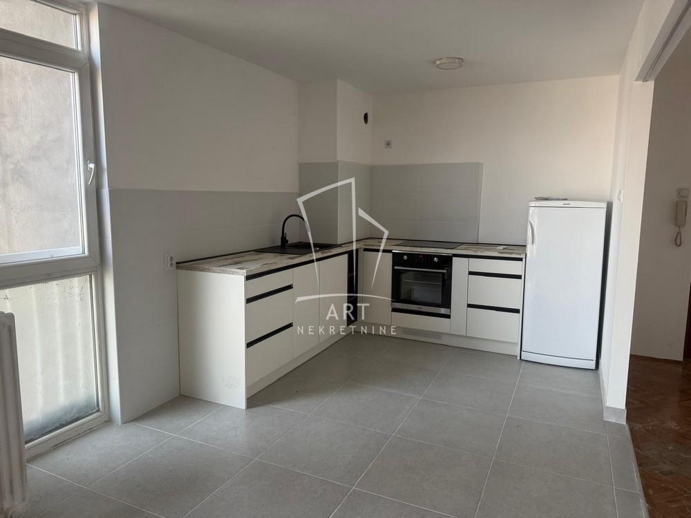 Slika 5 - Bulevar despota Stefana, Trosoban stan za izdavanje, 88m2, 800€