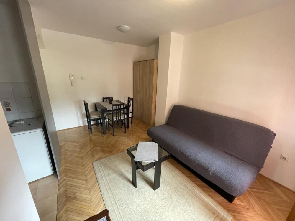 Slika 1 - Jednosoban stan za izdavanje, 25m2, 250€