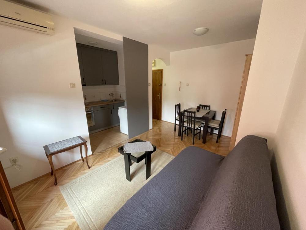 Glavna slika -Jednosoban stan za izdavanje, 25m2, 250€