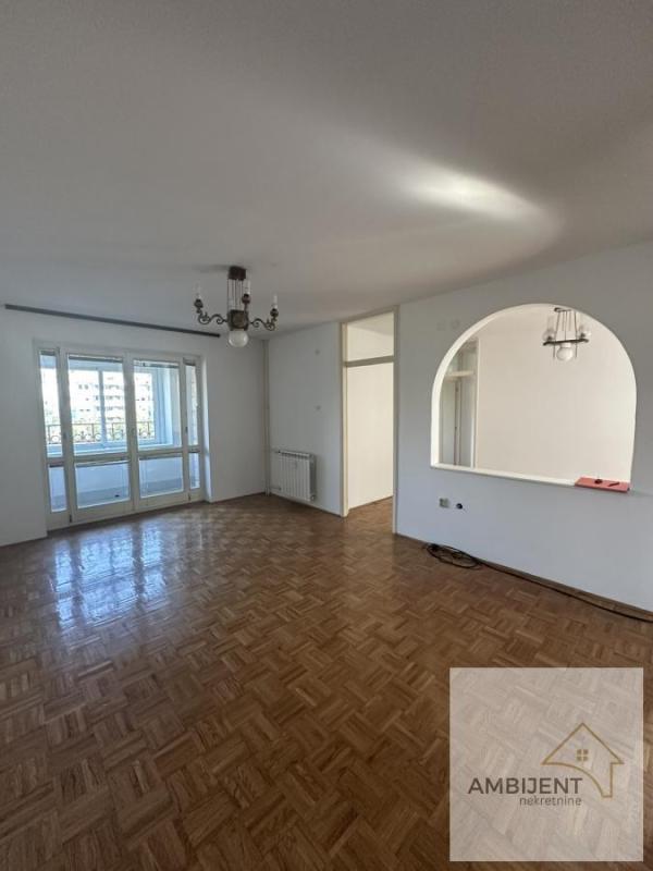 Slika 1 - Troiposoban stan za izdavanje, 88m2, 800€