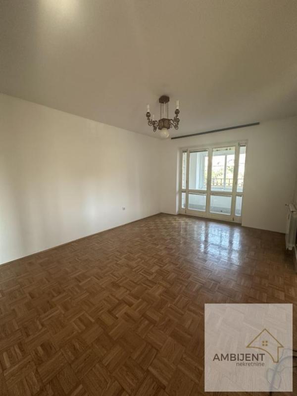 Slika 2 - Troiposoban stan za izdavanje, 88m2, 800€