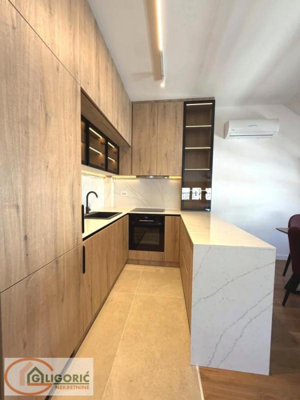 Slika 8 - Cerska, Trosoban stan za izdavanje, 65m2, 1.200€