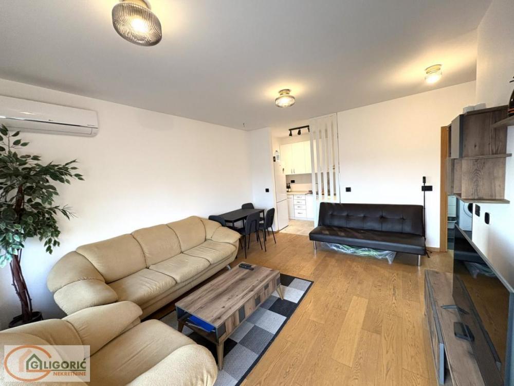 Glavna slika -Troiposoban stan za izdavanje, 80m2, 1.000€