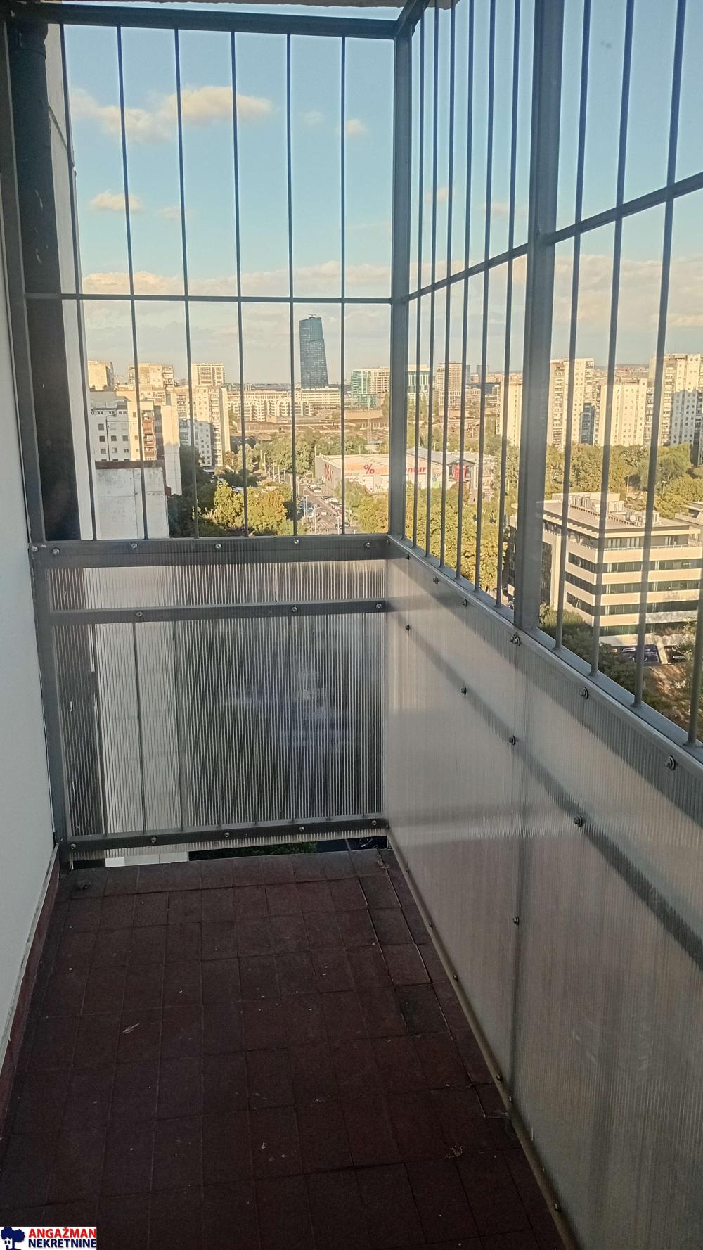 Slika 2 - Nehruova, Četvorosoban stan na prodaju, 106m2, 340.000€