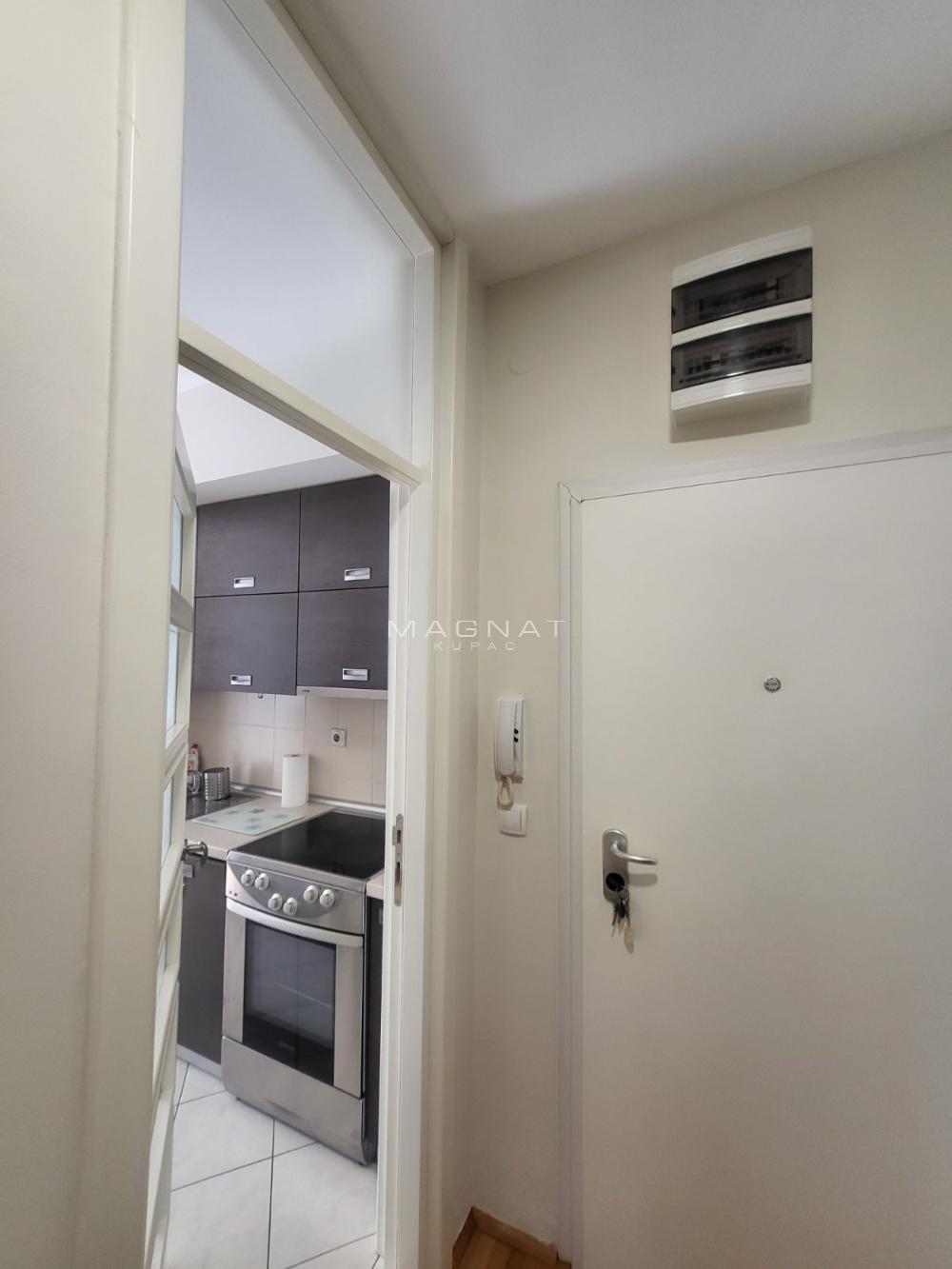 Slika 6 - Nedeljka Gvozdenovića, Trosoban stan za izdavanje, 76m2, 700€