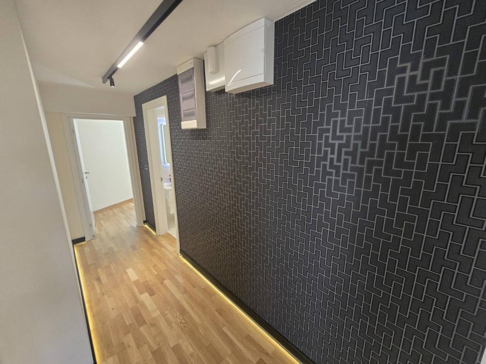 Slika 8 - Obalskih Radnika, Četvorosoban stan na prodaju, 100m2, 300.000€