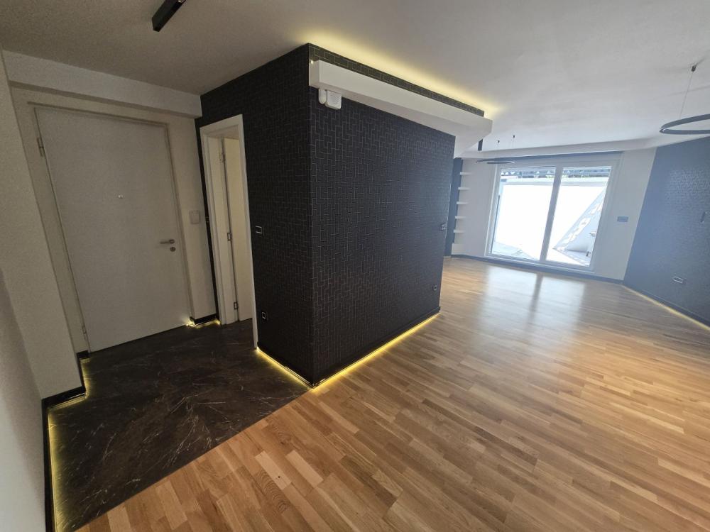 Slika 3 - Obalskih Radnika, Četvorosoban stan na prodaju, 100m2, 300.000€