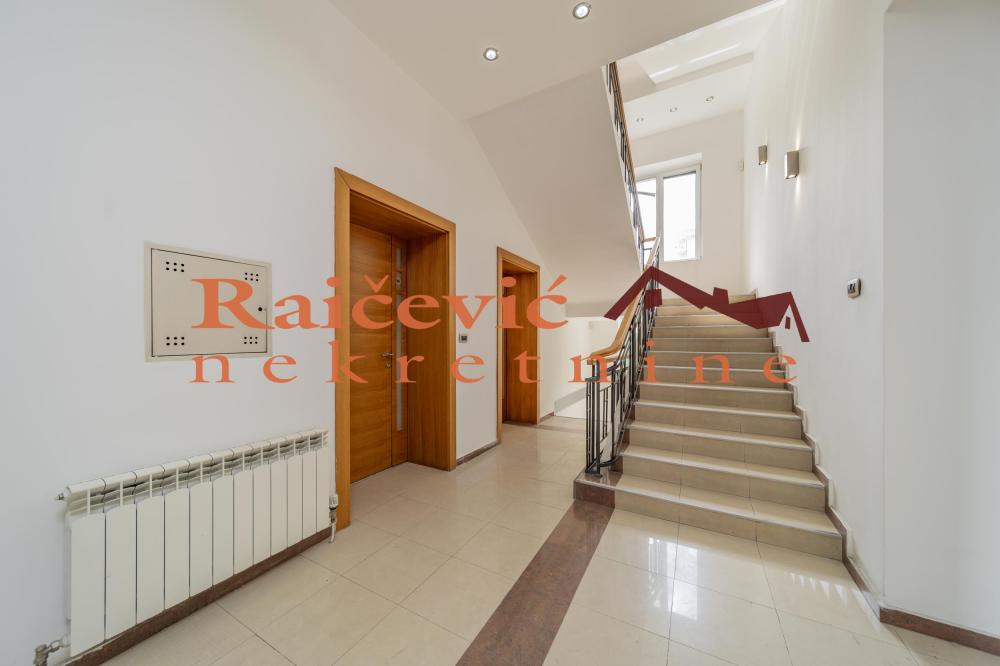 Slika 7 - Poenkareova,  Lokal za izdavanje, 1040m2, 15.600€