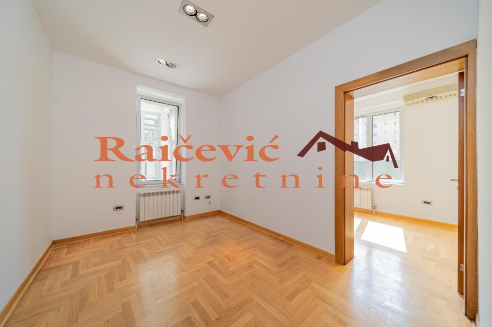 Slika 9 - Poenkareova,  Lokal za izdavanje, 1040m2, 15.600€