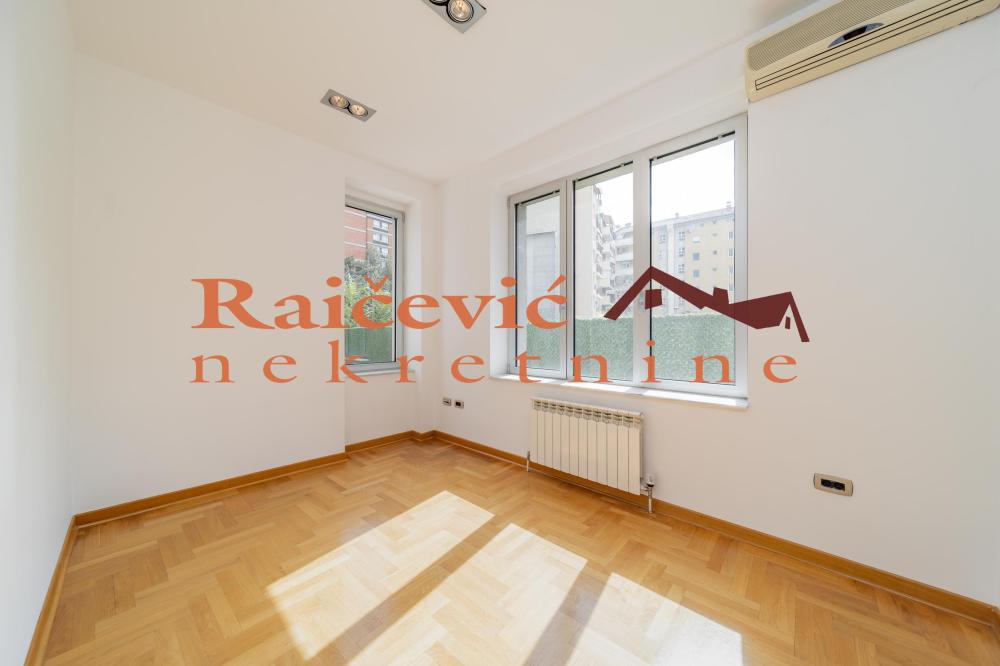 Slika 10 - Poenkareova,  Lokal za izdavanje, 1040m2, 15.600€