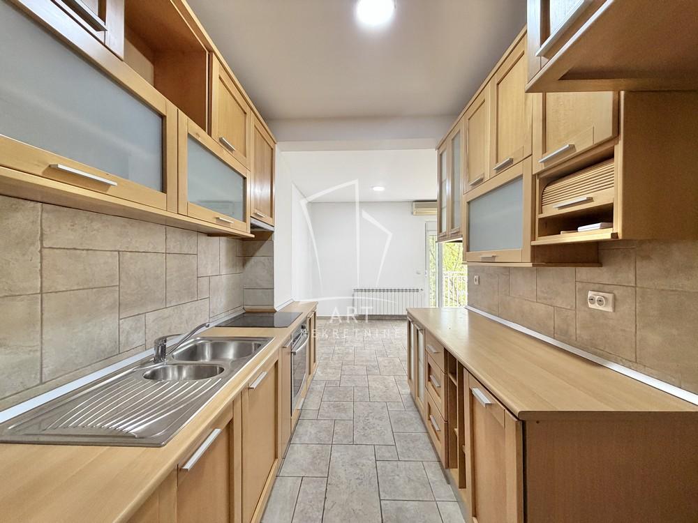 Slika 5 - Živka Davidovića, Trosoban stan na prodaju, 89m2, 263.000€