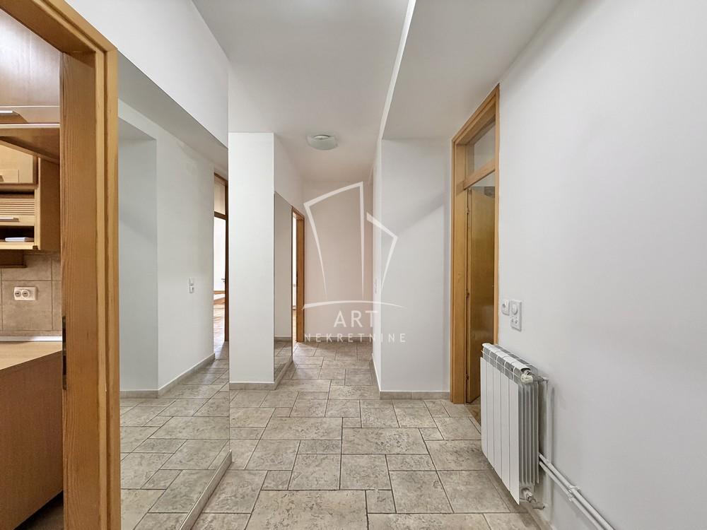 Slika 2 - Živka Davidovića, Trosoban stan na prodaju, 89m2, 263.000€