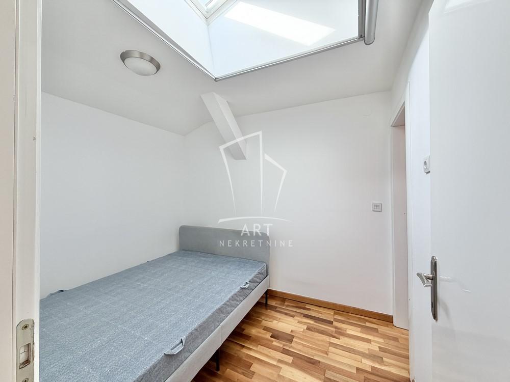 Slika 11 - Maršala Birjuzova, Trosoban stan za izdavanje, 144m2, 1.800€