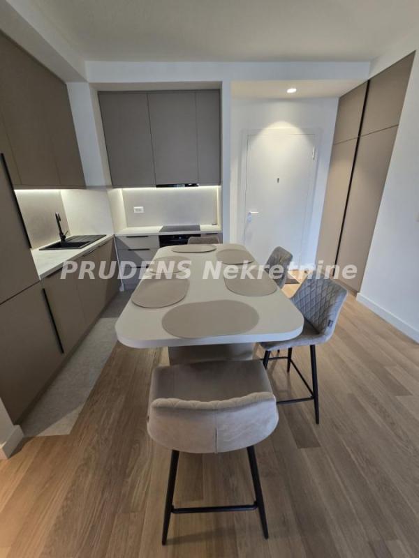 Slika 9 - Luke Ćelovića Trebinjca, Trosoban stan za izdavanje, 72m2, 1.400€