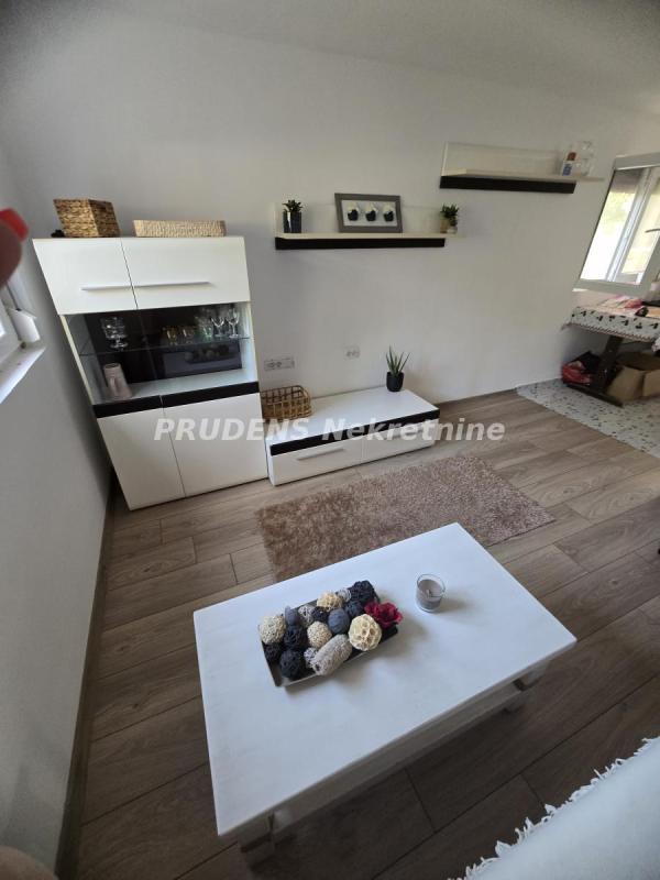 Glavna slika -Radomira Jovičića Racka,  Kuća za izdavanje, 72m2, 400€