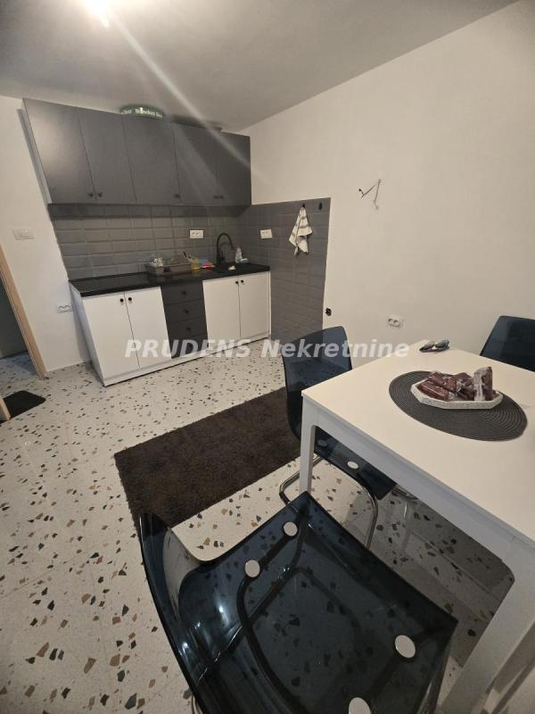 Slika 3 - Radomira Jovičića Racka,  Kuća za izdavanje, 72m2, 400€