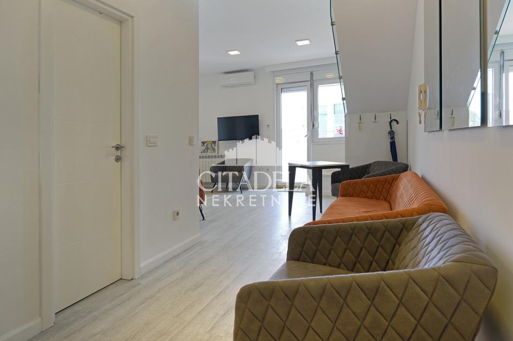 Slika 3 - Pećska, Petosoban stan na prodaju, 118m2, 383.500€