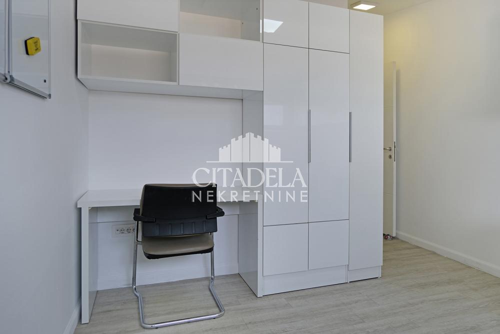 Slika 7 - Pećska, Petosoban stan na prodaju, 118m2, 383.500€