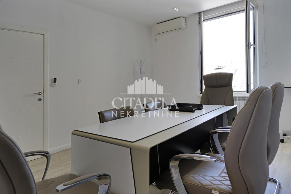Slika 8 - Pećska, Petosoban stan na prodaju, 118m2, 383.500€