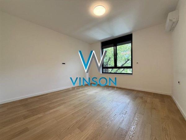 Slika 11 - Radnička,  Lokal za izdavanje, 112m2, 1.680€