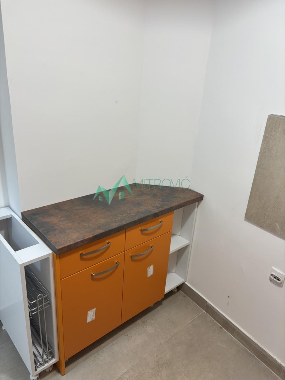 Slika 9 -  Lokal za izdavanje, 120m2, 600€
