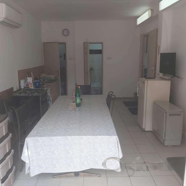 Slika 2 - Sremski Karlovci,  Kuća za izdavanje, 70m2, 80€