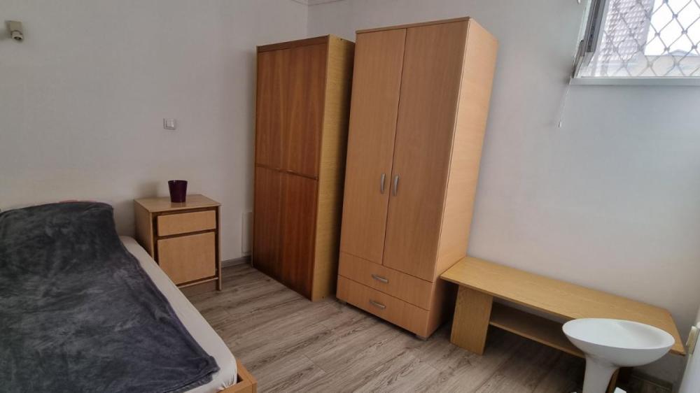 Slika 8 - Jednoiposoban stan na prodaju, 30m2, 60.000€