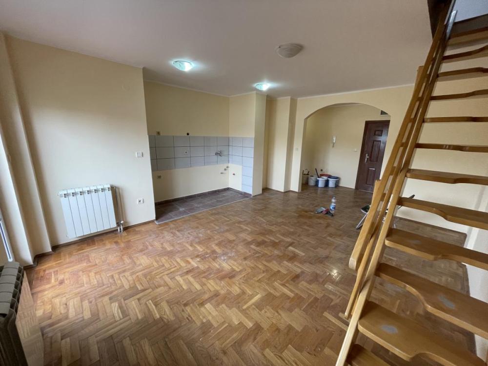 Slika 1 - Četvorosoban stan za izdavanje, 103m2, 599€