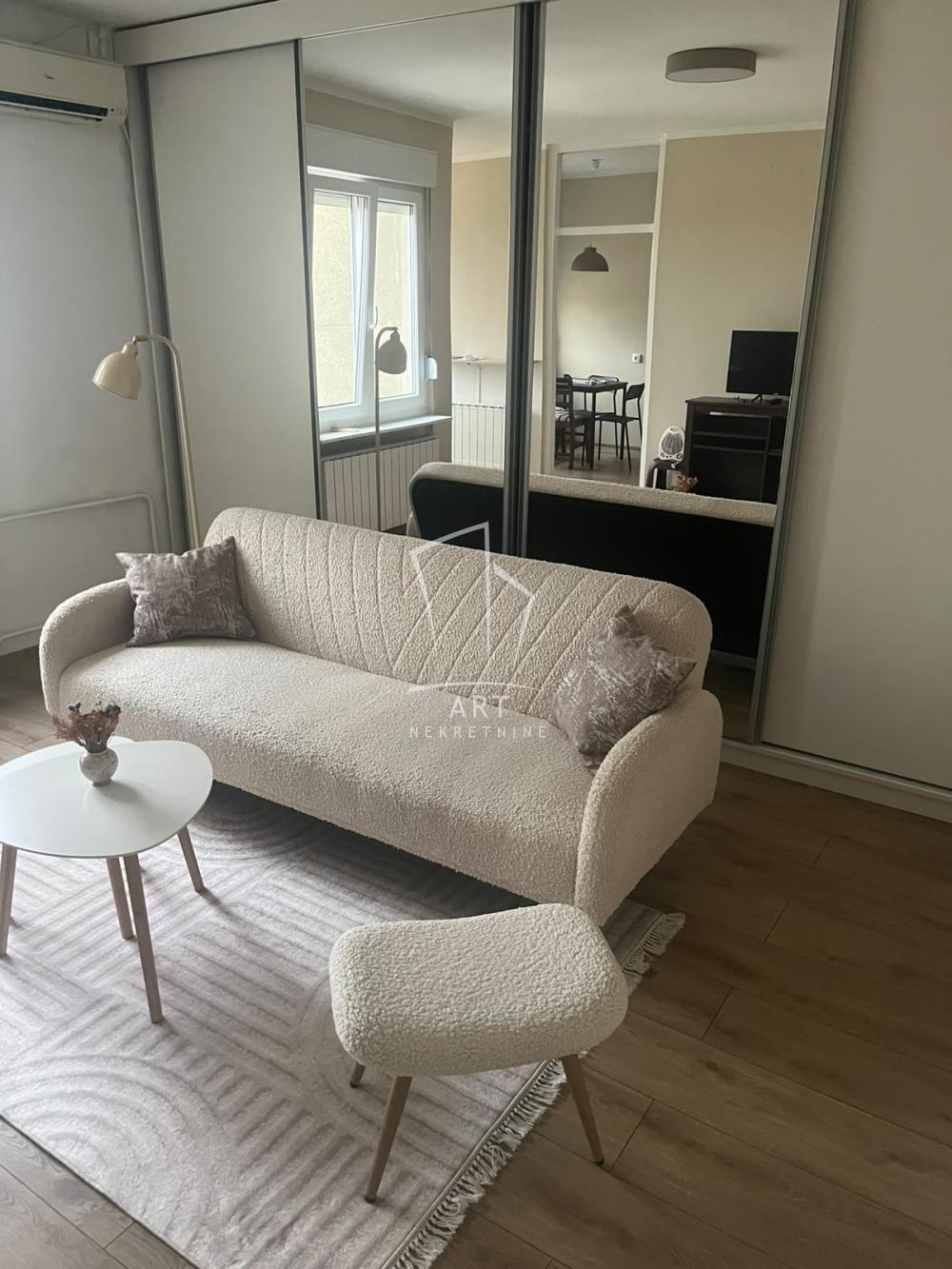 Slika 1 - Poručnika Spasića i Mašere, Dvosoban stan za izdavanje, 50m2, 490€