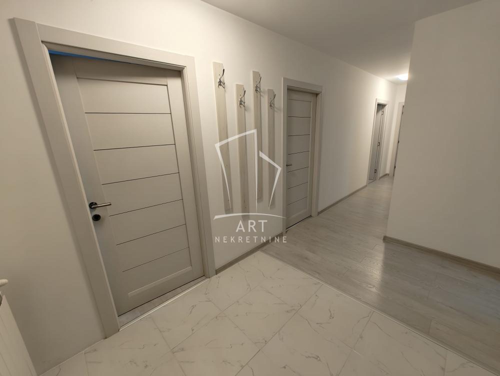 Slika 10 - Vojvođanska, Troiposoban stan za izdavanje, 100m2, 900€