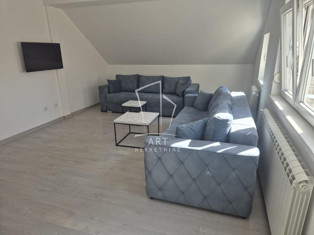 Slika 1 - Vojvođanska, Troiposoban stan za izdavanje, 100m2, 900€