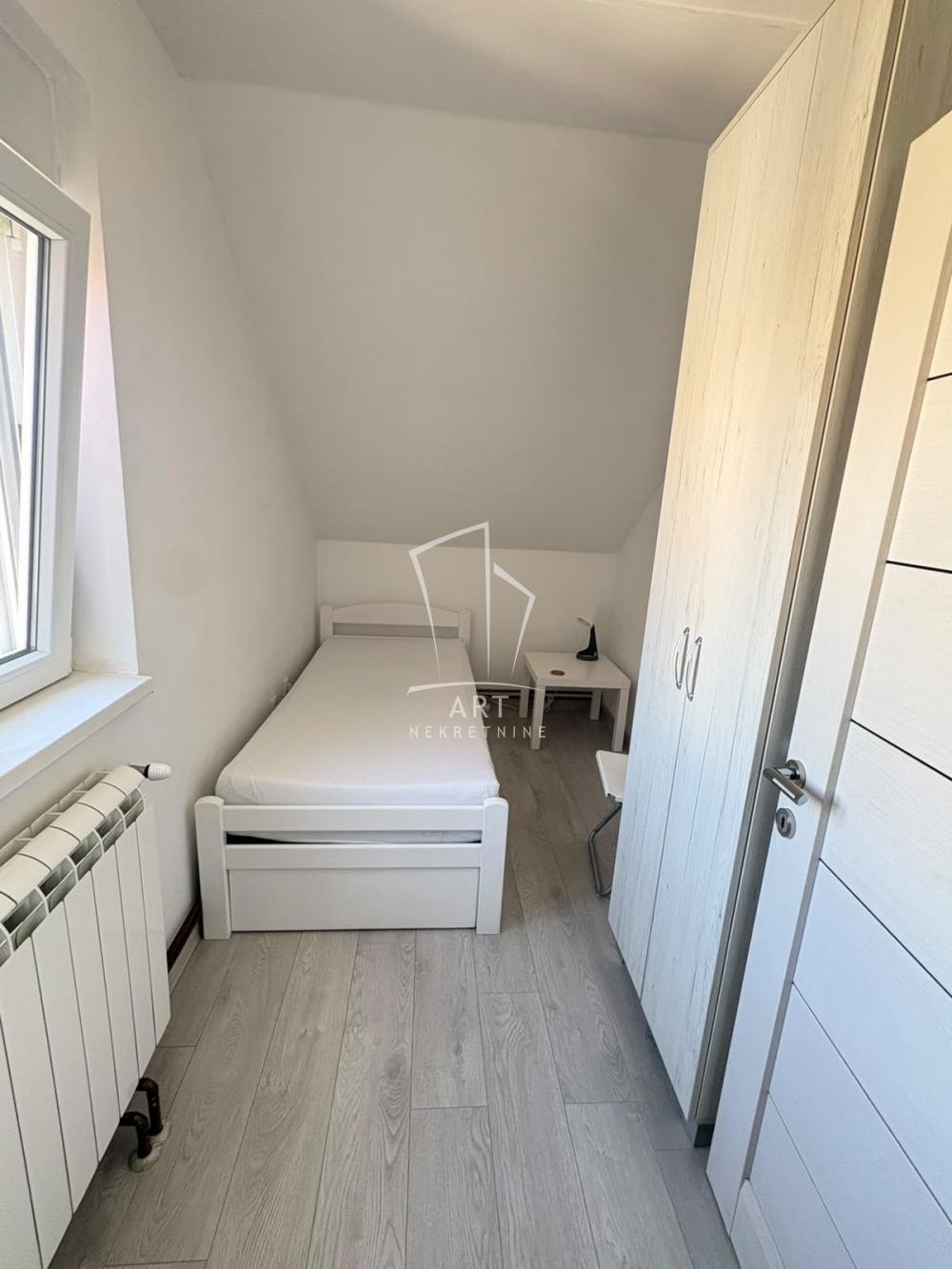 Slika 5 - Vojvođanska, Troiposoban stan za izdavanje, 100m2, 900€