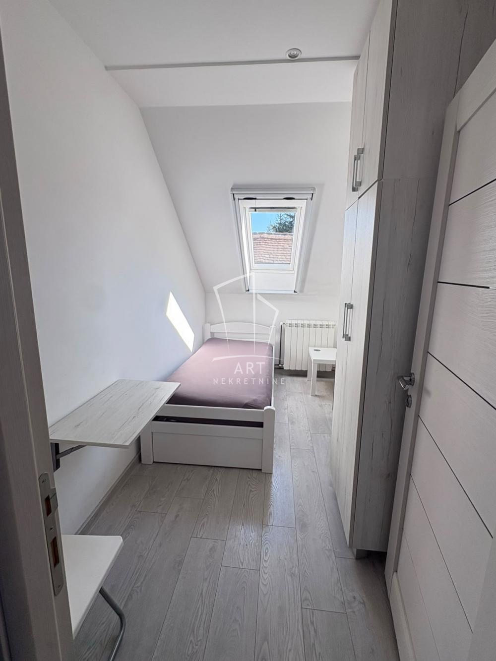 Slika 8 - Vojvođanska, Troiposoban stan za izdavanje, 100m2, 900€